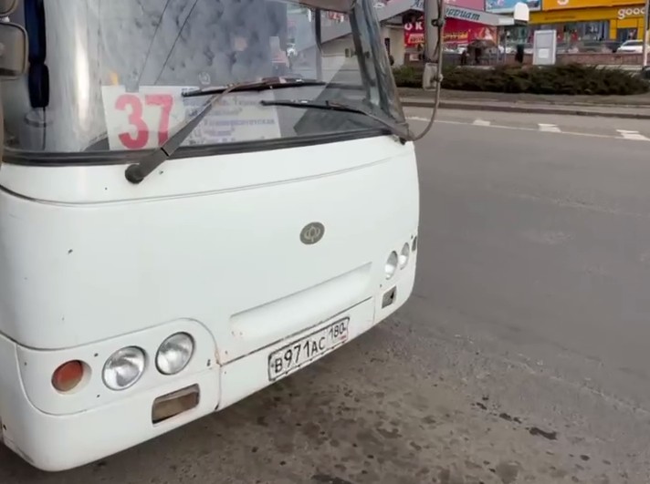 Водитель маршрутного такси в Донецке может остаться без прав