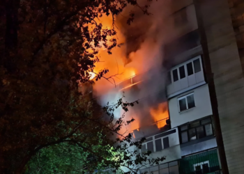 В Донецке при пожаре в девятиэтажном доме погибли два человека