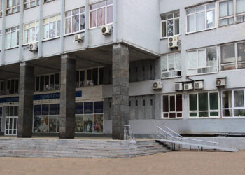 Всё, что нужно знать о ДонГУ: как поступить, на кого учиться и где работать после