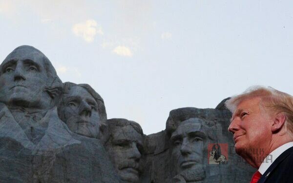 Дональд Трамп может увековечить своё лицо на горе Рашмор Дональд Трамп может увековечить своё лицо на горе Рашмор